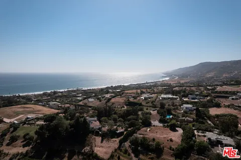 $19,555,000 | 5819 Filaree Heights Road, Malibu, CA 90265
