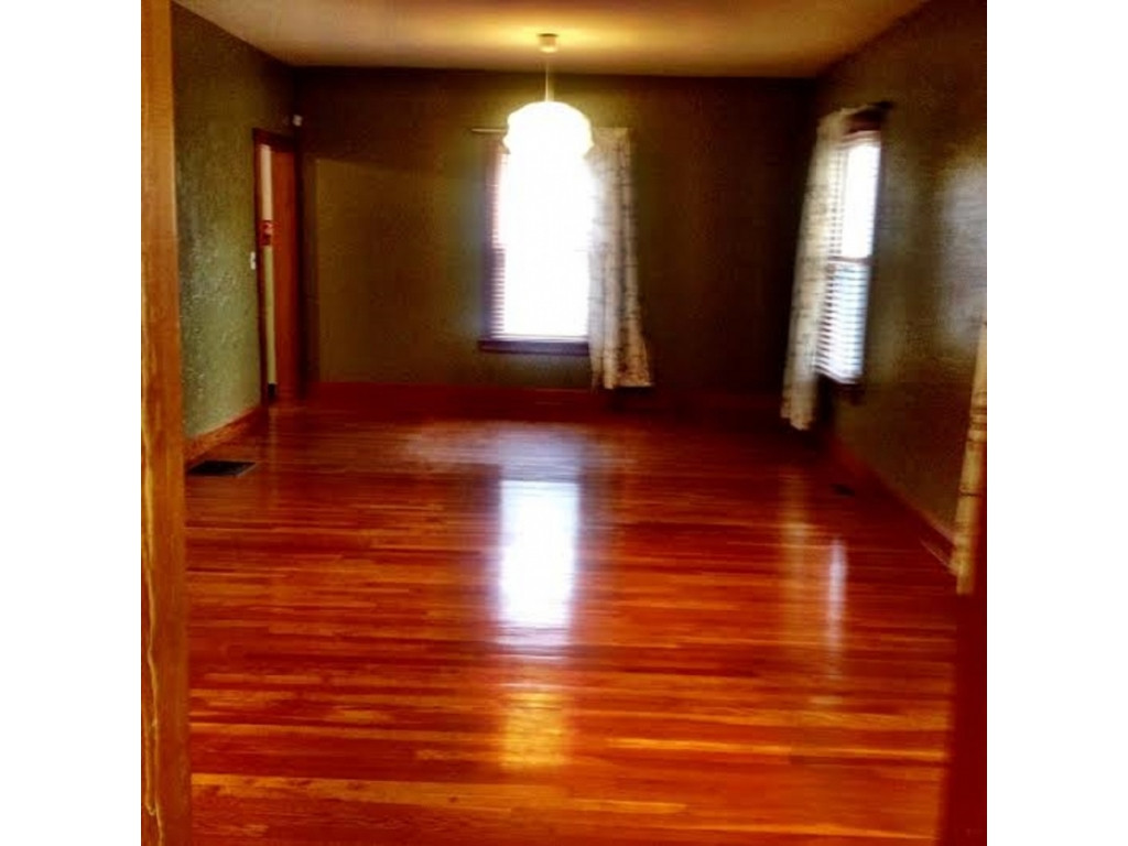 16227 Bull Run Road St. Paul, VA 24283 - Photo 11 of 27 Living room