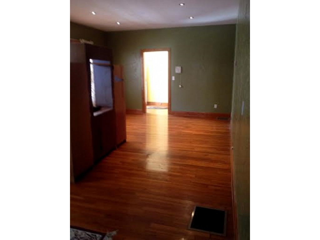 16227 Bull Run Road St. Paul, VA 24283 - Photo 20 of 27 Living Room
