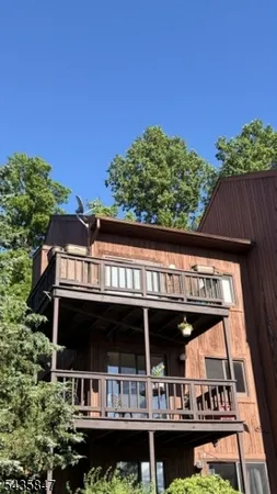 $2,300 | 4 Brandywine Court, Unit 2, Vernon, NJ 07462