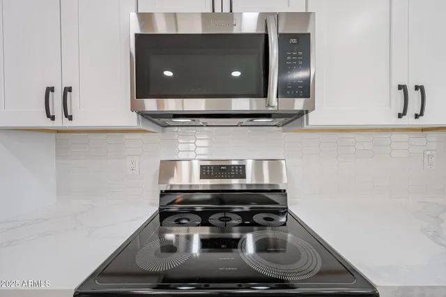 $2,995 | 11202 North 43rd Drive, Glendale, AZ 85304