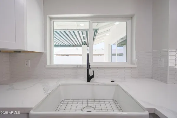 $2,995 | 11202 North 43rd Drive, Glendale, AZ 85304