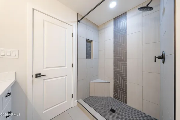 $2,995 | 11202 North 43rd Drive, Glendale, AZ 85304