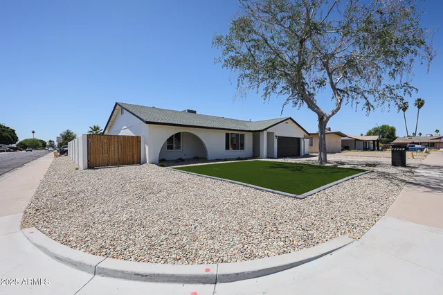 $2,995 | 11202 North 43rd Drive, Glendale, AZ 85304