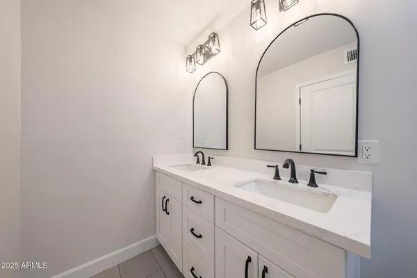 $2,995 | 11202 North 43rd Drive, Glendale, AZ 85304