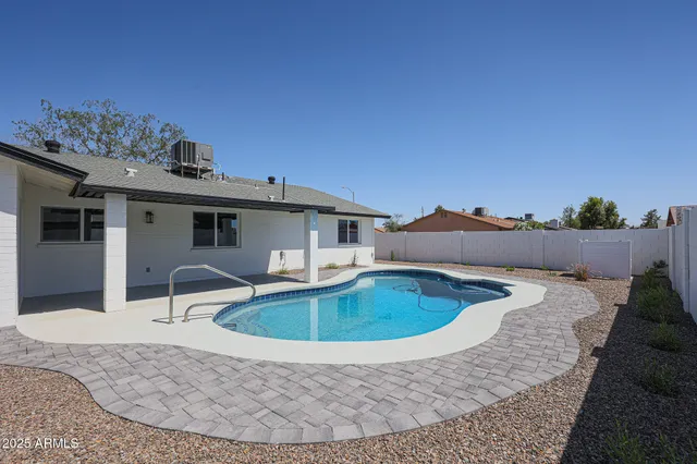 $2,995 | 11202 North 43rd Drive, Glendale, AZ 85304
