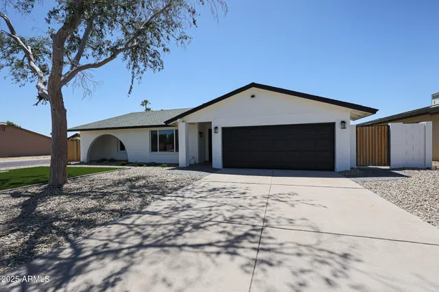 $2,995 | 11202 North 43rd Drive, Glendale, AZ 85304