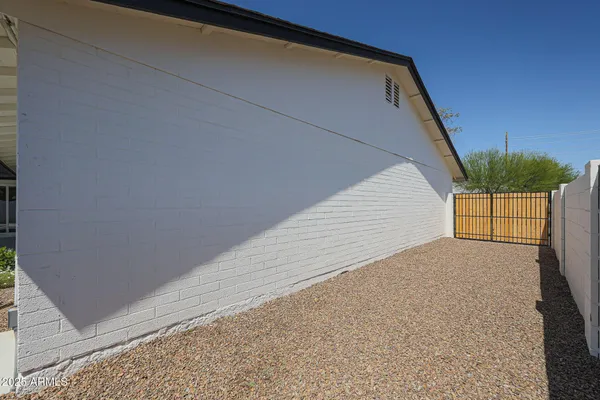 $2,995 | 11202 North 43rd Drive, Glendale, AZ 85304