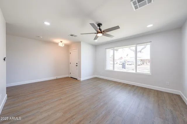 $2,995 | 11202 North 43rd Drive, Glendale, AZ 85304