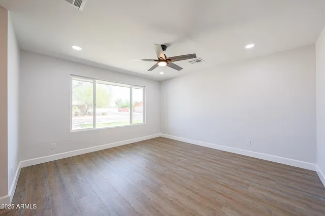 $2,995 | 11202 North 43rd Drive, Glendale, AZ 85304