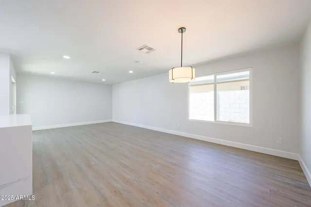 $2,995 | 11202 North 43rd Drive, Glendale, AZ 85304