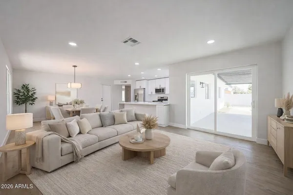 $2,995 | 11202 North 43rd Drive, Glendale, AZ 85304