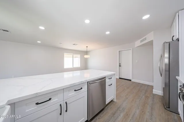 $2,995 | 11202 North 43rd Drive, Glendale, AZ 85304