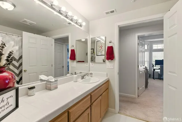 $890,000 | 633 Swallowtail Court, Brisbane, CA 94005