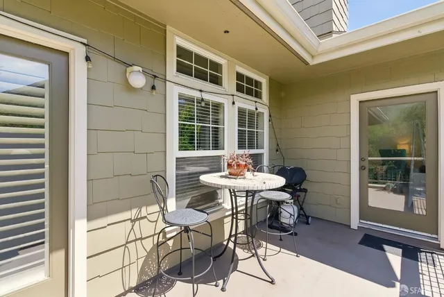 $890,000 | 633 Swallowtail Court, Brisbane, CA 94005