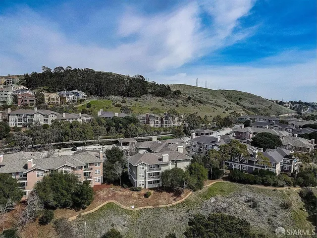 $890,000 | 633 Swallowtail Court, Brisbane, CA 94005