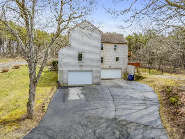 $1,100,000 | 2 Short Lots Lane, Truro, MA 02666