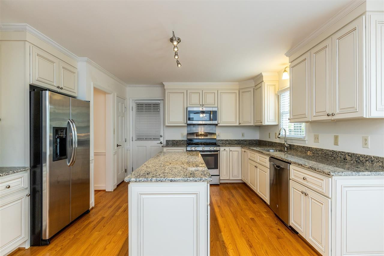 200 Brandywine Drive Raleigh, NC 27607 - Photo 7 of 30 Photo 7