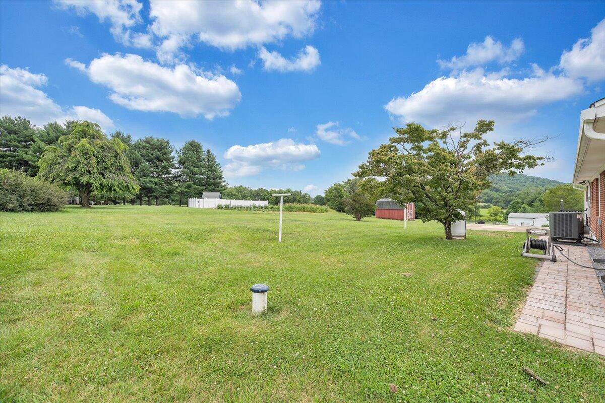 2524 Feather Road Vinton, VA 24179 - Photo 37 of 45 40-MIB00243