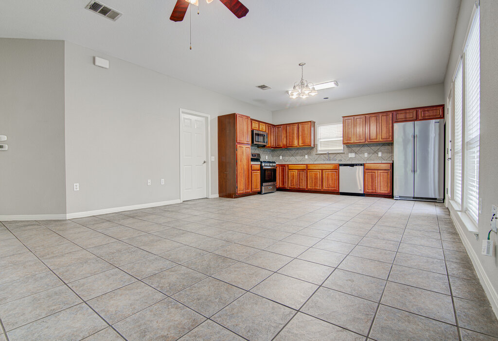 1702 Singleton Avenue, Unit A Austin, TX 78702 - Photo 5 of 27