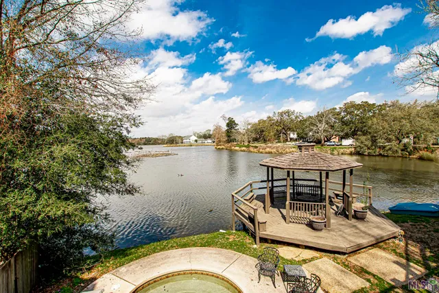 $2,150 | 1509 Stanford Avenue, Unit A3, Baton Rouge, LA 70808