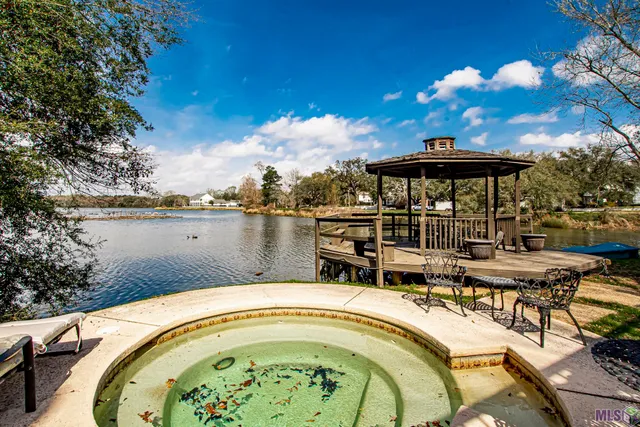 $2,150 | 1509 Stanford Avenue, Unit A3, Baton Rouge, LA 70808