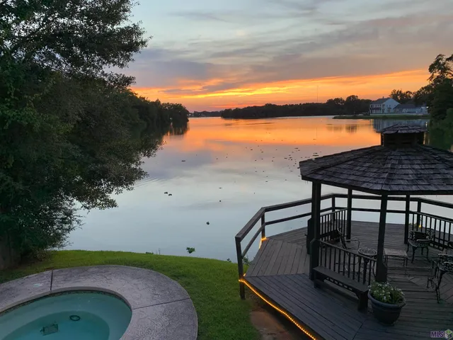 $2,150 | 1509 Stanford Avenue, Unit A3, Baton Rouge, LA 70808