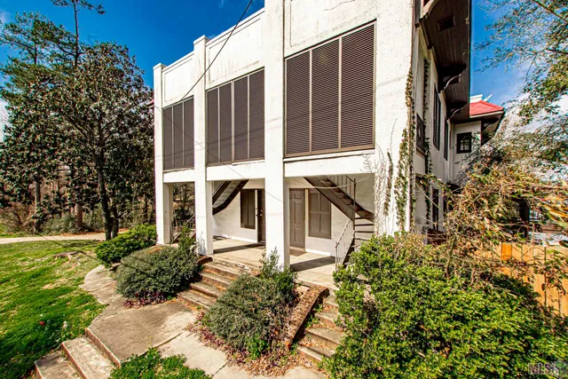 $2,150 | 1509 Stanford Avenue, Unit A3, Baton Rouge, LA 70808