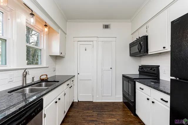 $2,150 | 1509 Stanford Avenue, Unit A3, Baton Rouge, LA 70808