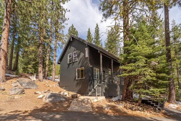 $750,000 | 50638 Hemlock Court, Soda Springs, CA 95728