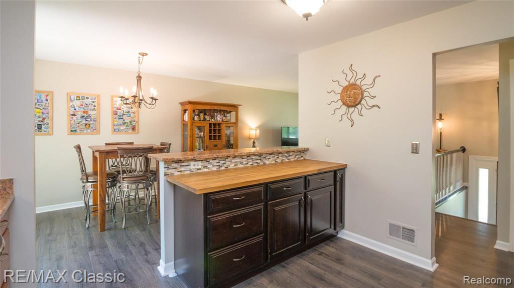 24712 Springbrook Drive Farmington, MI 48336 - Photo 23 of 46