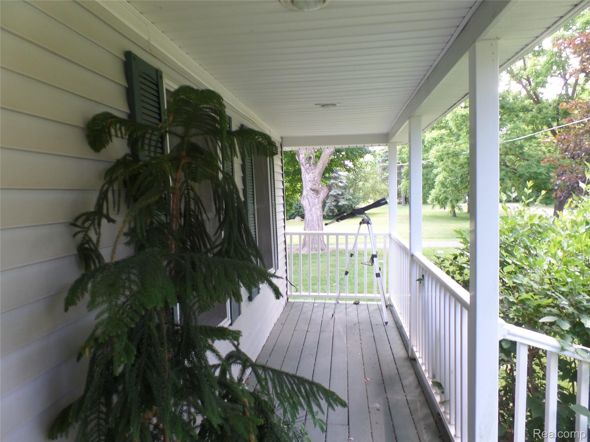 11039 Halsey Road Grand Blanc, MI 48439 - Photo 4 of 37 SAM_0553.JPG