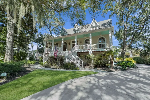 $1,929,999 | 100 Harbour Passage, Hilton Head Island, SC 29926