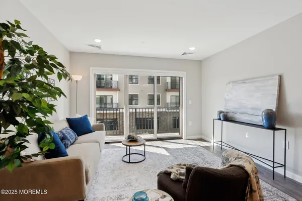 $3,400 | 258 Morris Avenue, Unit PH 501A, Long Branch, NJ 07740
