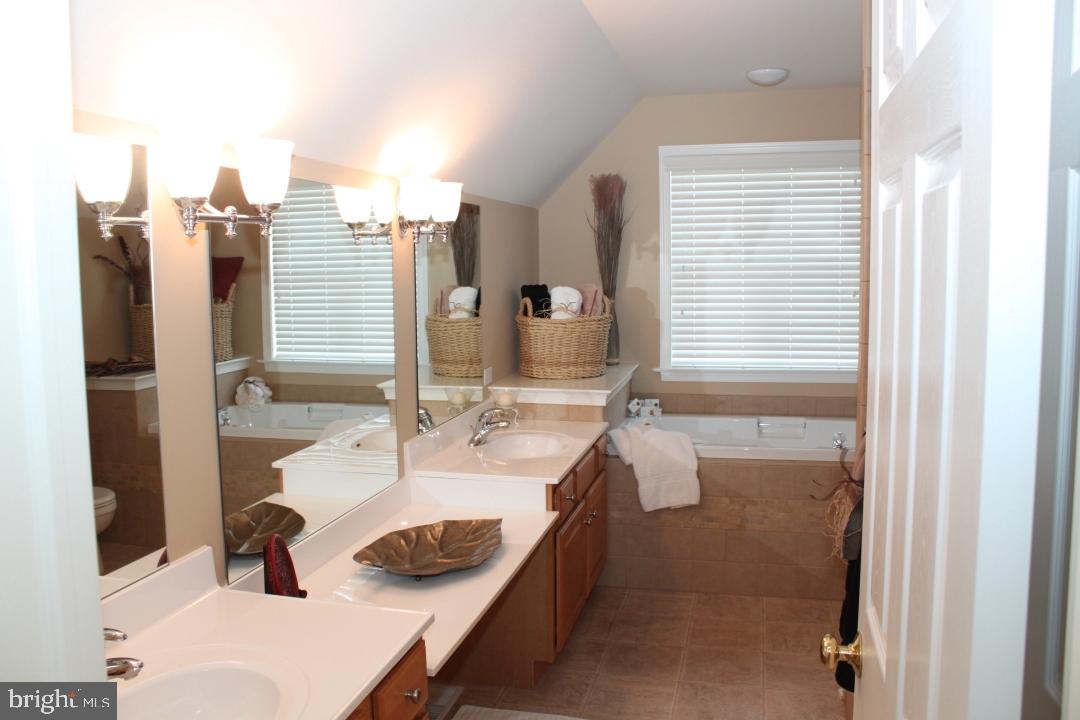 279 Squire Lane Lititz, PA 17543 - Photo 16 of 34 Gallery Image 16