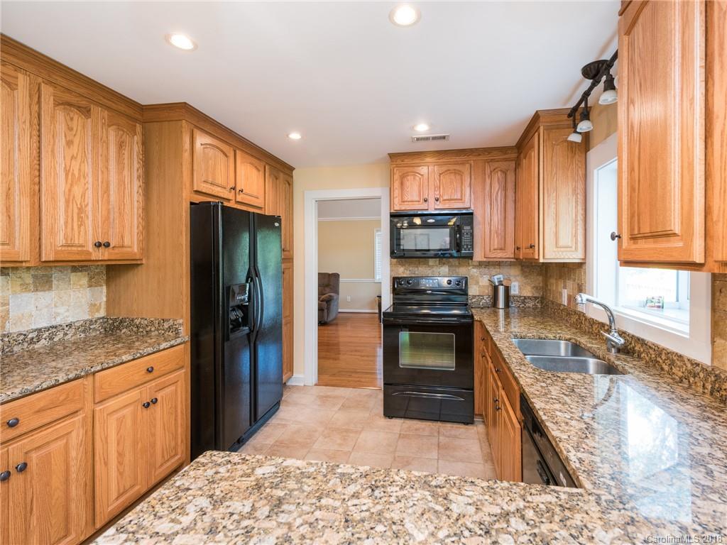 8019 Kiwi Point Tega Cay, SC 29708 - Photo 3 of 36