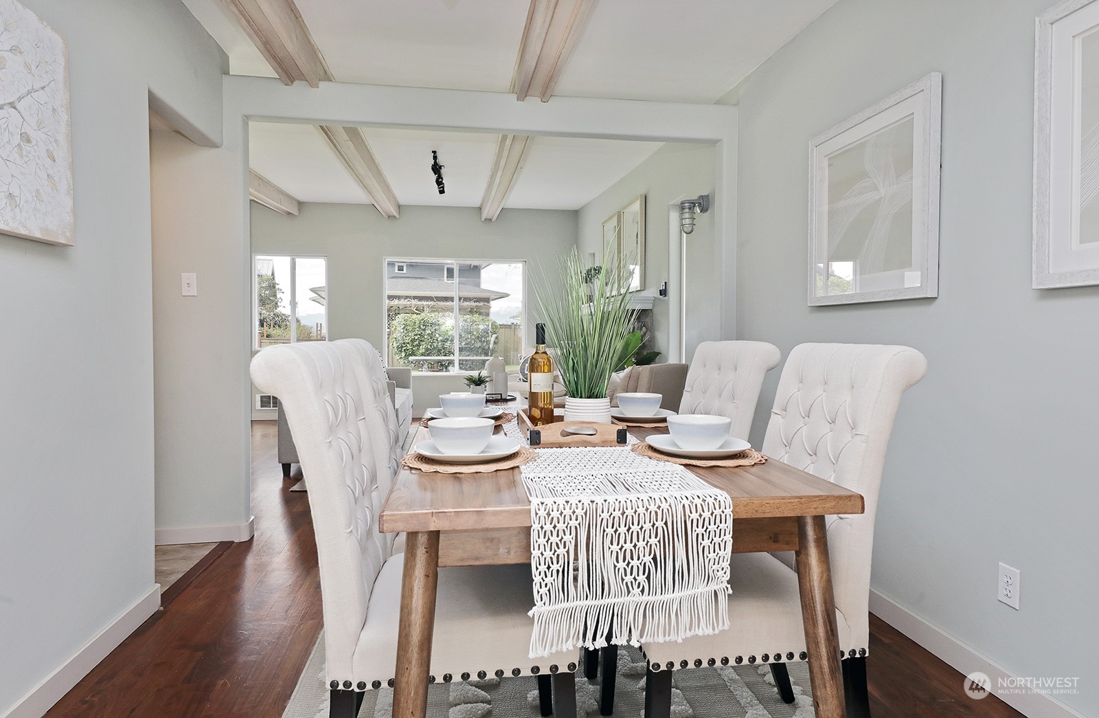 5880 Mutiny Bay Road Freeland, WA 98249 - Photo 13 of 40 a view of a dining room with furniture