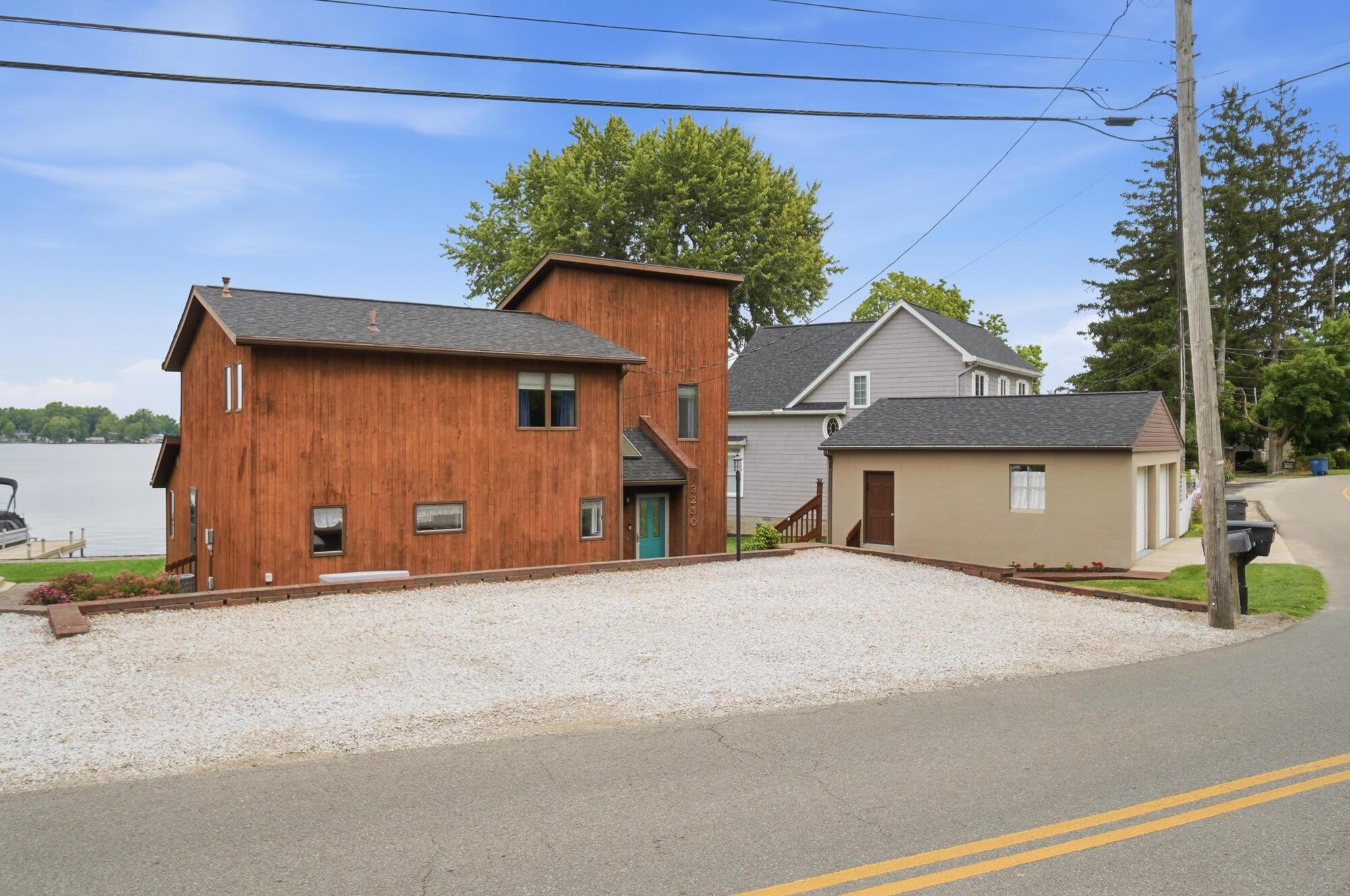 3250 South Bank Road Northeast Millersport, OH 43046 - Photo 5 of 79 Parking - 3250 South Bank Road NE, Millersport, OH 43046