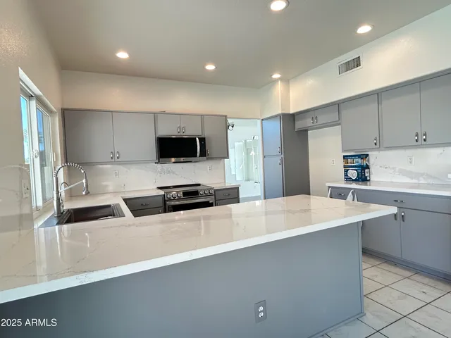 $2,675 | 3121 North 113th Lane, Avondale, AZ 85392