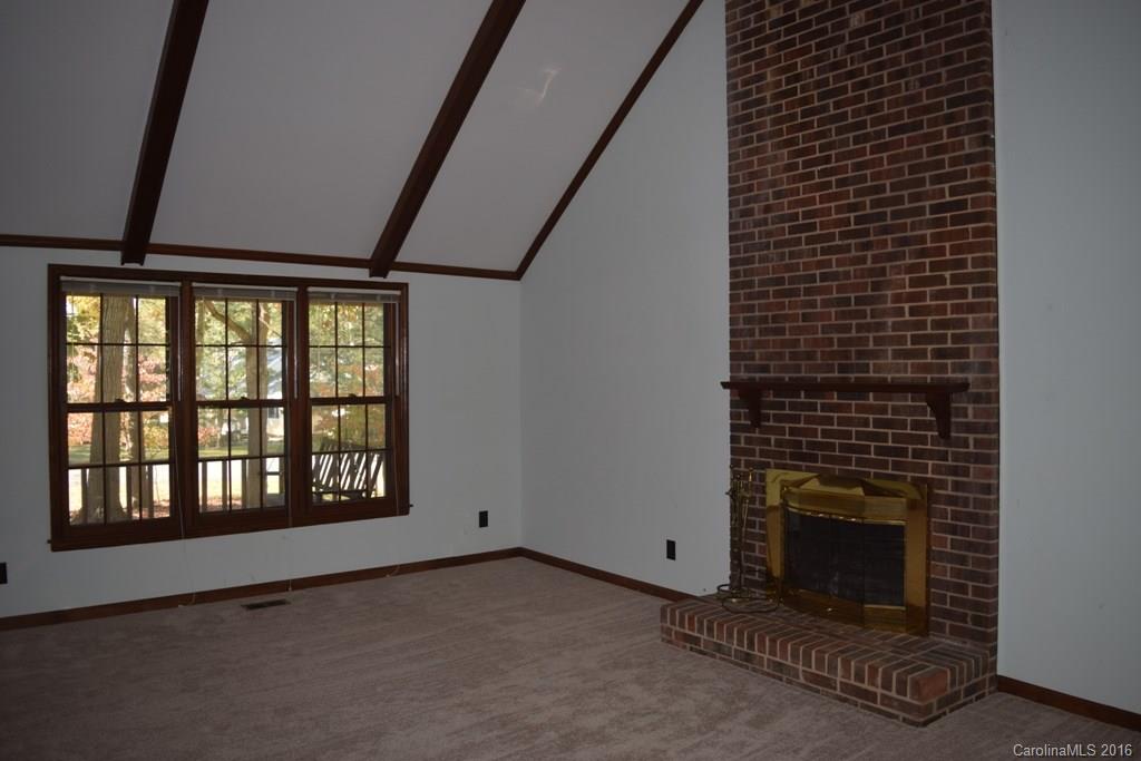 10933 Painted Tree Road Charlotte, NC 28226 - Photo 4 of 17 Gallery Image 4