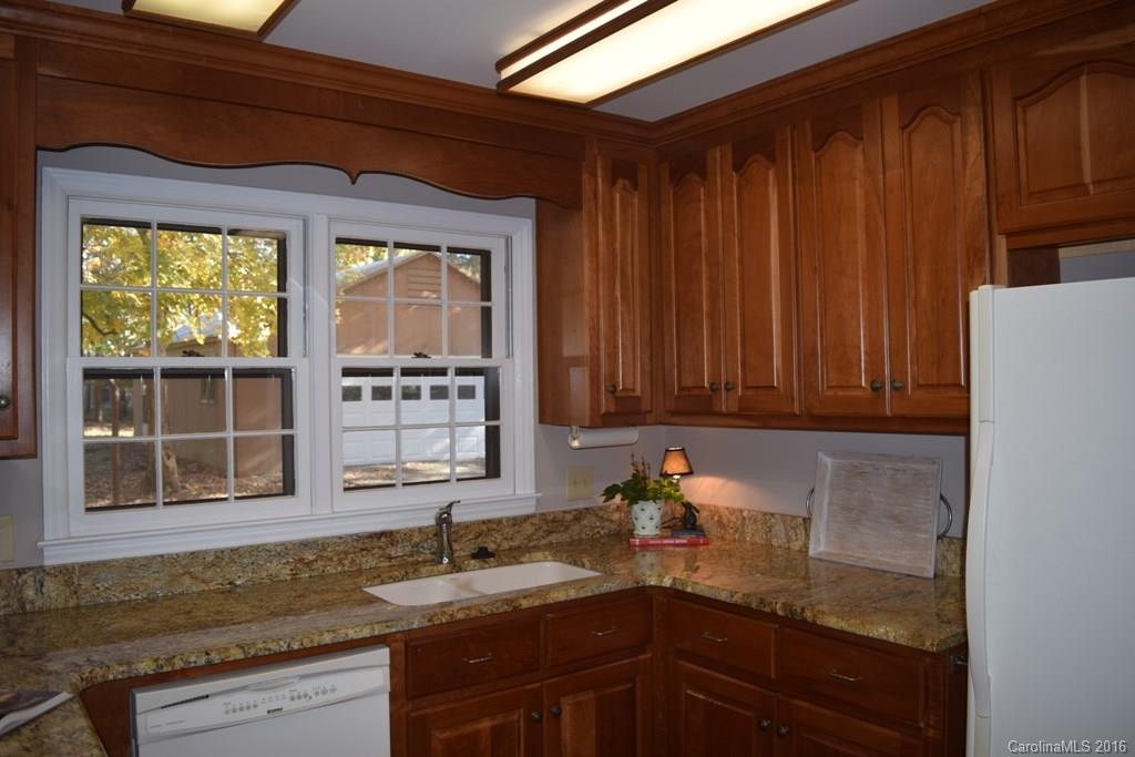 10933 Painted Tree Road Charlotte, NC 28226 - Photo 6 of 17 Gallery Image 6