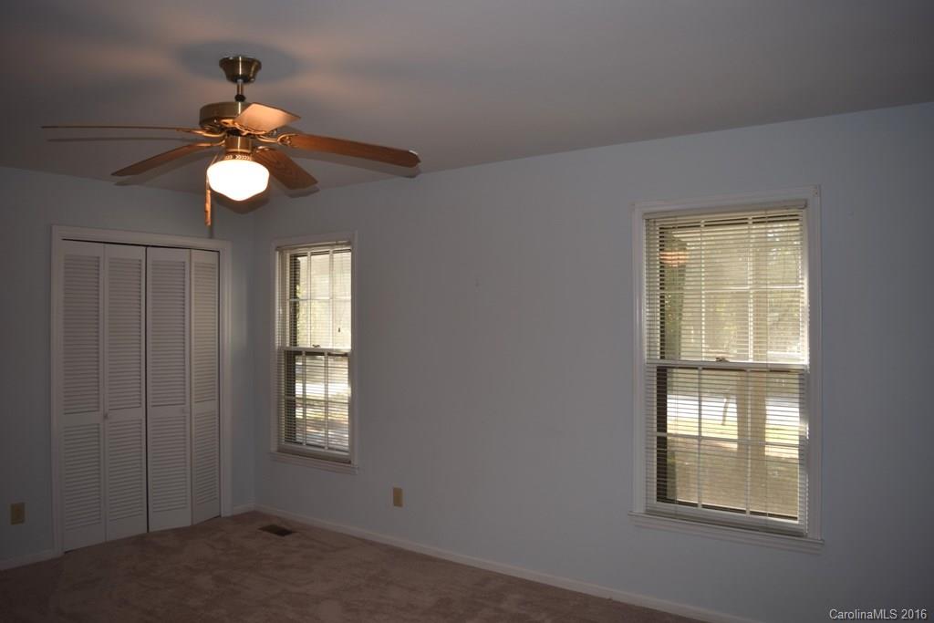 10933 Painted Tree Road Charlotte, NC 28226 - Photo 10 of 17 Gallery Image 10