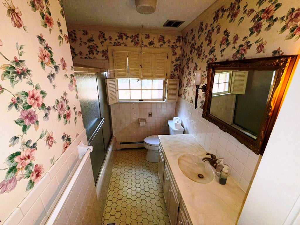 1210 West Ridge Road Wytheville, VA 24382 - Photo 16 of 45 Gallery Image 16
