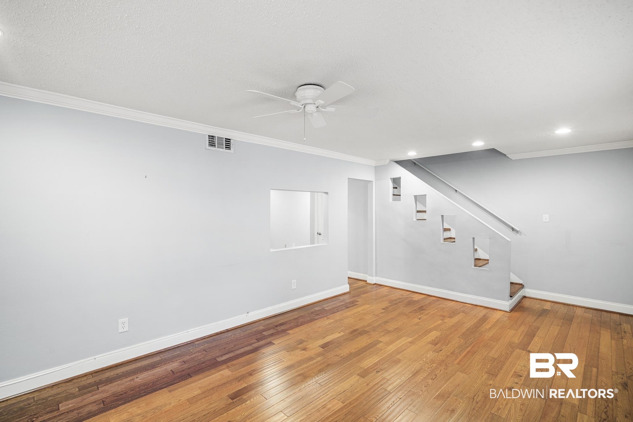 4017 Cottage Hill Road, Unit 68 Mobile, AL 36609 - Photo 4 of 36 Living Room