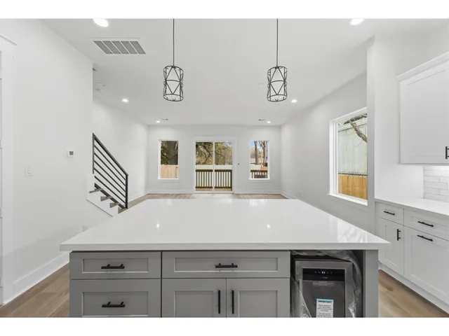 $429,999 | 5518 Cortlandt Street, Unit A, Houston, TX 77076