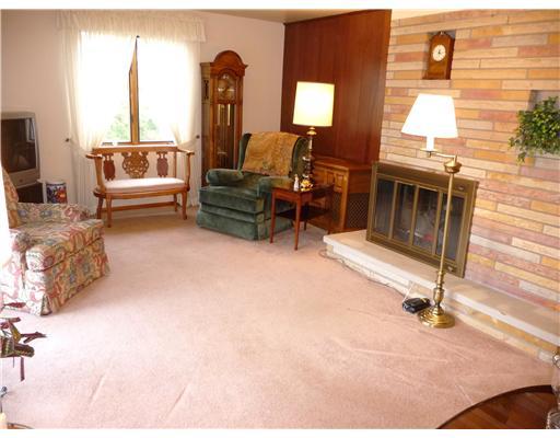 4790 Dutch Ridge Road Beaver, PA 15009 - Photo 7 of 11 Living Room.