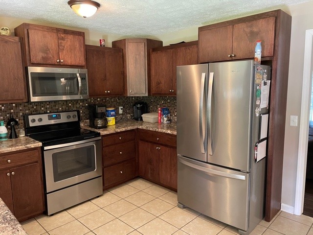 408 Oakwood Road Tullahoma, TN 37388 - Photo 3 of 29 Gallery Image 3