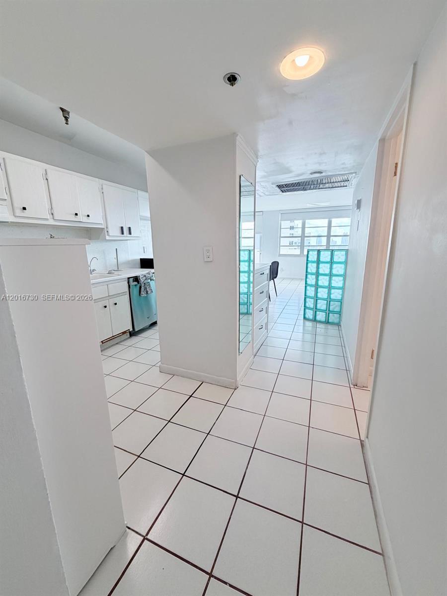 100 Lincoln Road, Unit 1609 Miami Beach, FL 33139 - Photo 5 of 10 Photo 5