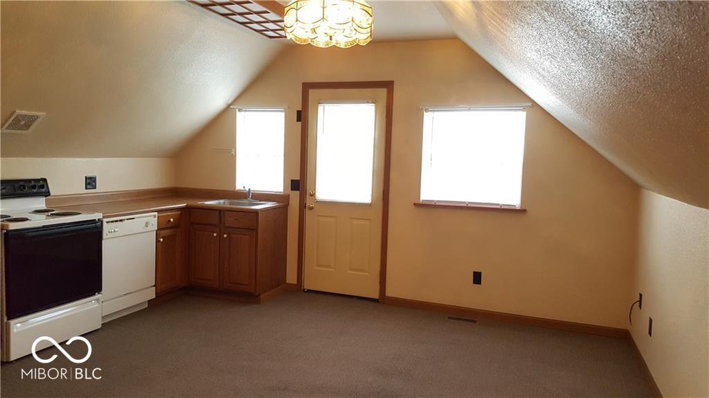 325 South East Street Lebanon, IN 46052 - Photo 2 of 11