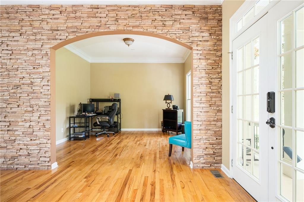 1050 Longpointe Pass Alpharetta, GA 30005 - Photo 11 of 48